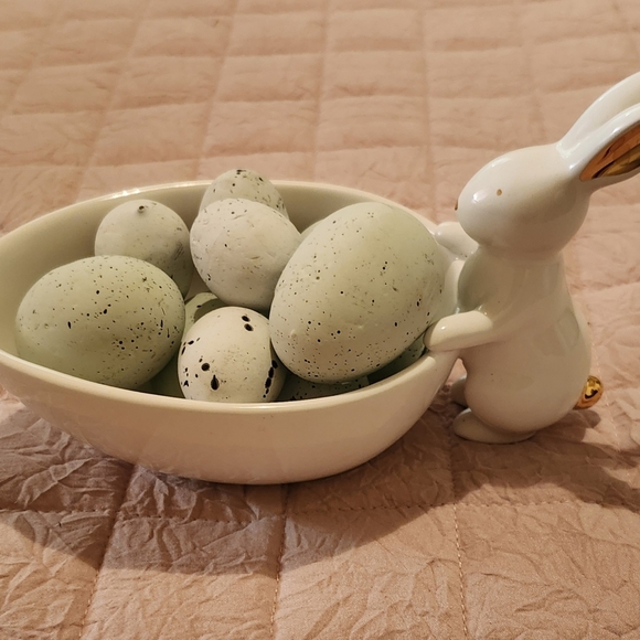 White and Gold Ceramic Bunny Bowl - Picture 4 of 4